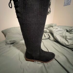 Classic Black Knee-High Lace-Up Women's Boot